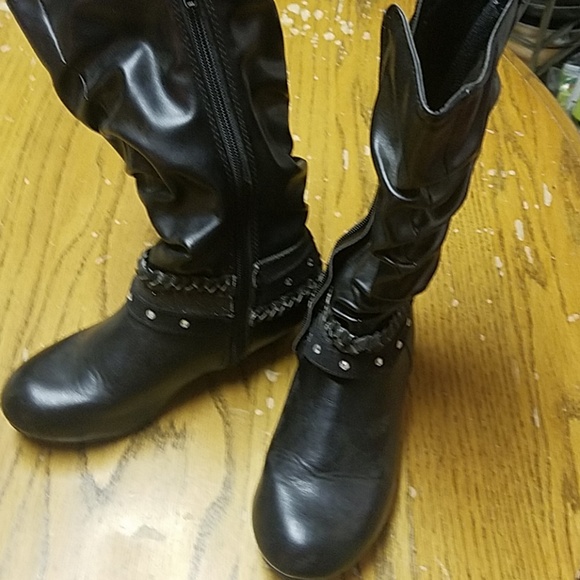 Girls fancy black boots - Picture 2 of 3